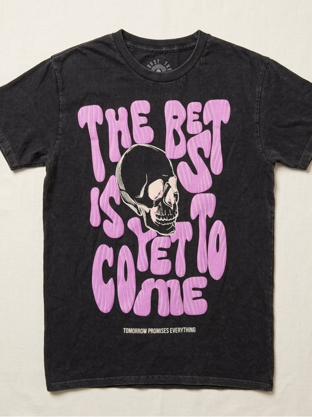 Graphic T-Shirt Skull Best is Yet to Come Sz S New Trust the Universe